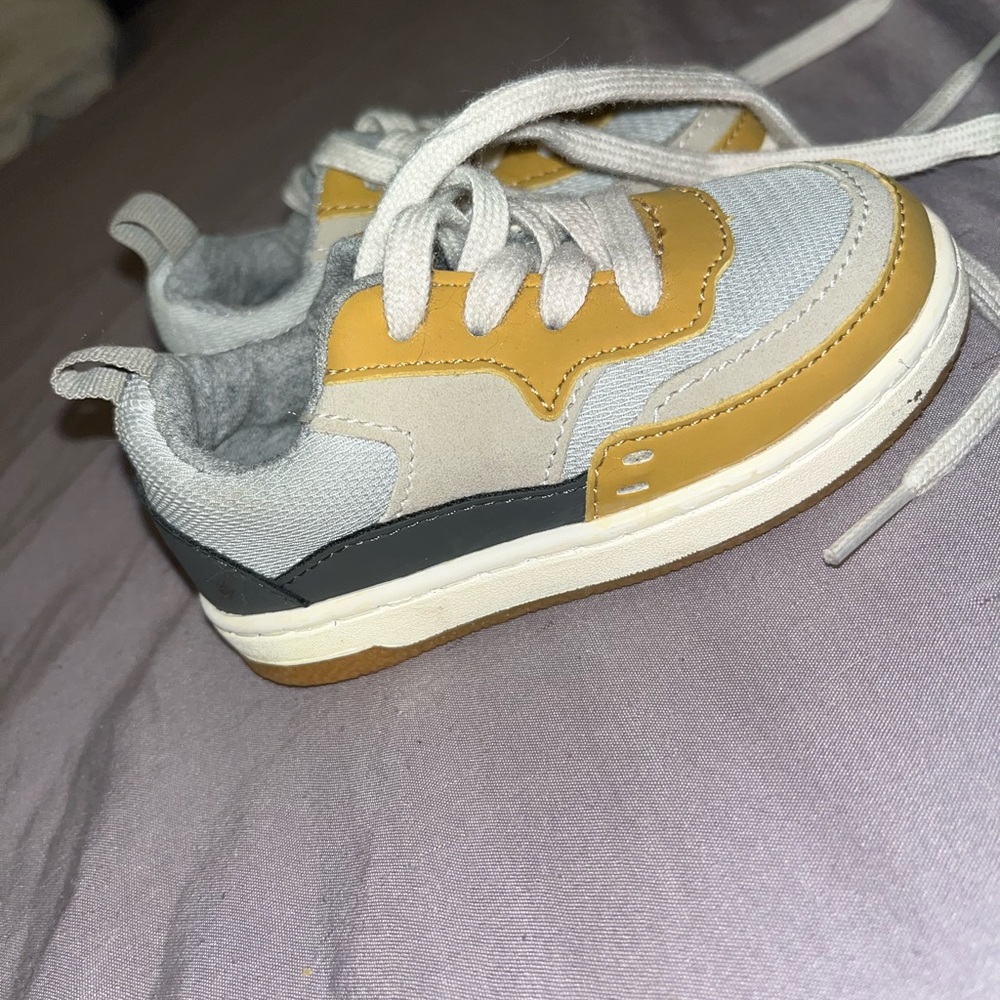 Toddler unisex Zara sneakers size 4c